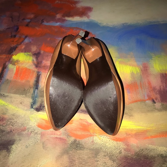 Audrey Brooke | Leather Pointed Toe Pumps - Picture 5 of 7